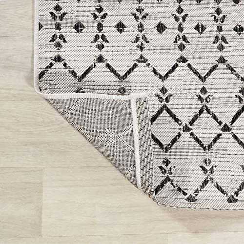 JONATHAN Y Moroccan Geometric Indoor Outdoor Square Area Rug 3X3 Cream/Black, Ourika Textured Weave for Backyard, Patio, Porch, Easy-Cleaning, High Traffic, Pet-Friendly, Non-Shedding (SMB108I-3SQ) - color: Cream/Black, size: 3'1" x 3'1" (Square)