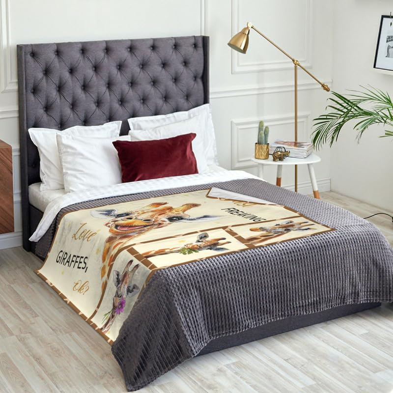 Giraffe Blanket Warm Plush Giraffe Flannel Throw Blanket Super Soft Fleece Cozy Fuzzy Giraffes Stuffed Animal Blanket Gifts for Kids Teens Adults Room Decor 40"X50" - color: Giraffe, size: 40"X50"