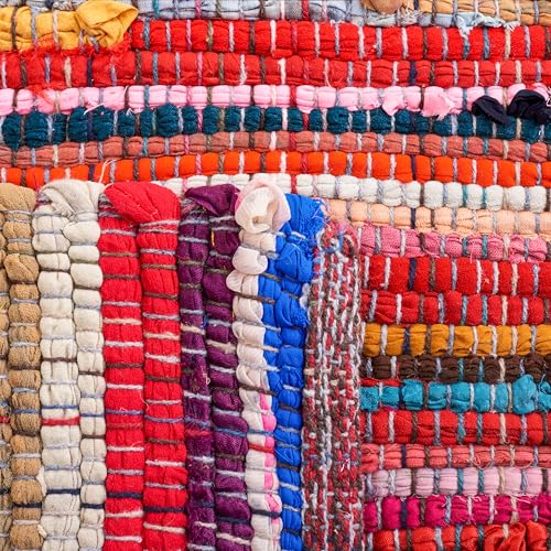 SAFAVIEH Rag Rug Collection Accent Rug - 2'6" x 4', Red & Multi, Handmade Boho Stripe Cotton, Ideal for High Traffic Areas in Entryway, Living Room, Bedroom (RAR240D)