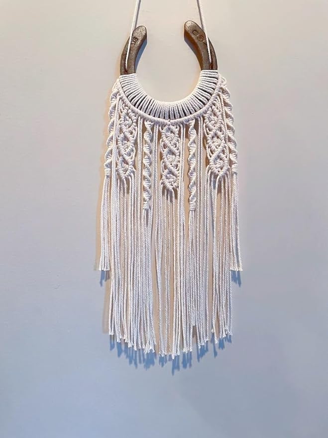 W Wellshine Macrame Equestrian Wall Hanging, Handmade Equestrian Themed Wall Art Decoration, Horseshoe Macrame Wall hanging, Boho Decor Horse Lover Décor (White A)