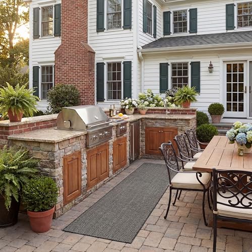 SAFAVIEH Outdoor Runner Rug 2'3"x6'7" - Courtyard Collection - Coastal Design, Black & Beige, Durable & Easy Cleaning, Ideal for Patio, Entryway, Mudroom (CY8022-36621) - color: Black/Beige, size: 2'3" x 6'7" (Runner)