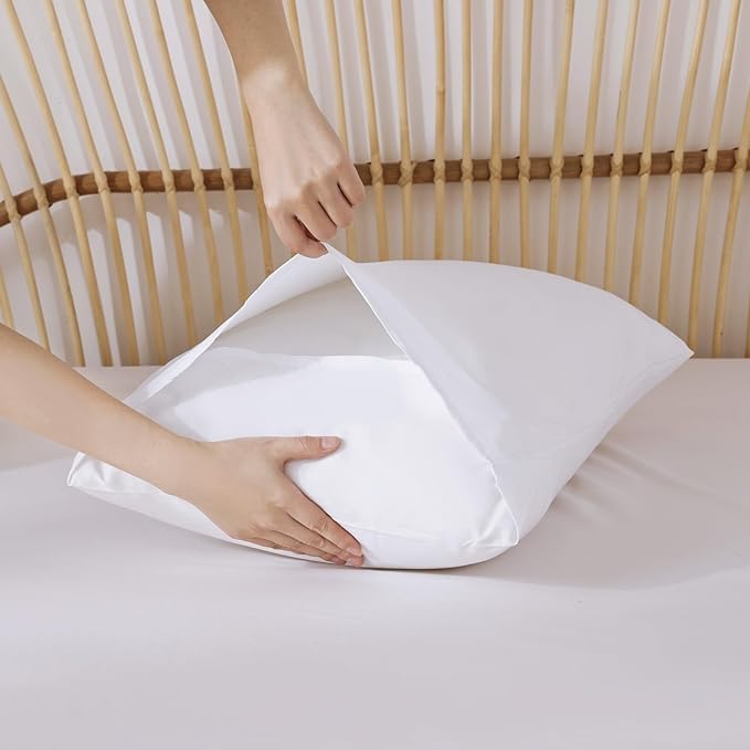 ROSGONIA Oversized King Comforter 128x120, 3pcs Super King Plus (1 White Comforter & 2 Pillowcases) Lightweight Oversized Bedding Set Blanket