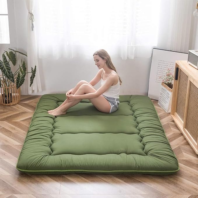 MAXYOYO Japanese Floor Mattress Futon Mattress, Thicken Tatami Mat Shiki Futon Sleeping Pad Foldable Roll Up Mattress Guest Mattress Pad Floor Lounger Bed, Green, King