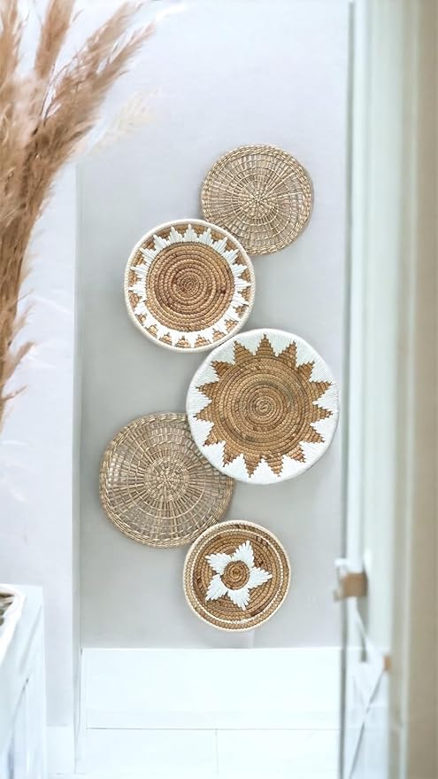 TheNamiCollection Woven Wall Basket Set - Five Hanging Seagrass Baskets | Decorative, Boho Styled Baskets Perfect For Trendy, All Natural Home Decor | Handmade, Round, Woven, Hanging Wall Basket Decor