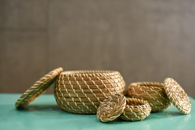 Set of 3 Round Handmade Seagrass Woven Basket with Lid – Handwoven Natural Box Storage for Accessories, Candy, Home Decor, Plant Pot, Vintage Jar Bathroom Kitchen - Elegant Design Bin (Style 4)