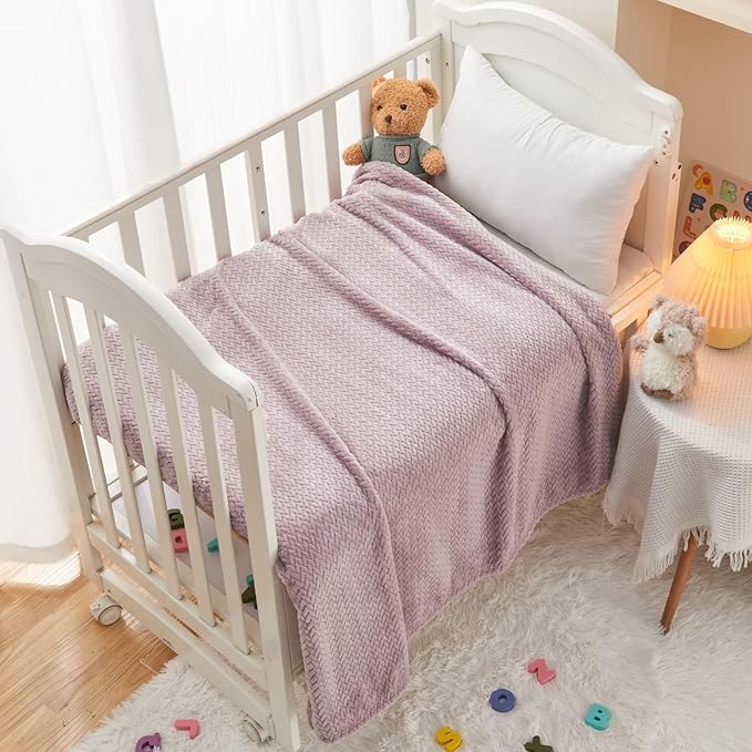 NEWCOSPLAY Super Soft Throw Blanket Premium Silky Flannel Fleece Leaves Pattern Lightweight Blanket All Season Use (Light Purple, Throw(40"x50"))