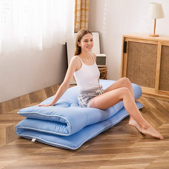 MAXYOYO Japanese Floor Mattress Futon Mattress, Thicken Sleeping Pad Foldable Roll Up Floor Futon for Adults Tatami Mat Dormitory Bed Lounger, Dusty Blue, Queen Size