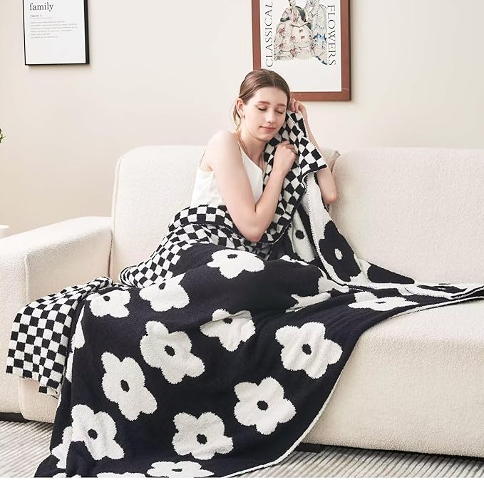 Checkered Throw Blanket, Black Super Soft Knit Breathable Throw Blanket, Cozy Fluffy Reversible Checkerboard Flower Fuzzy Blanket for Couch Sofa Bed Living Room Decor 50 x 60 inch