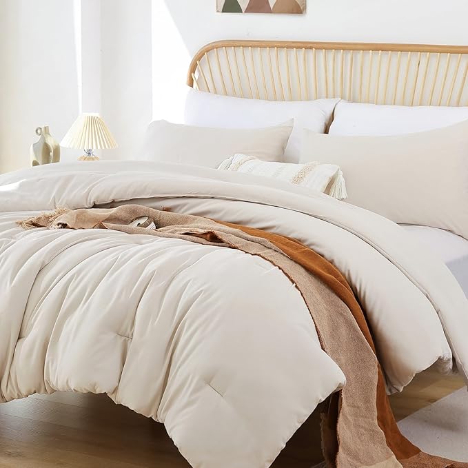 ROSGONIA Oversized King Comforter 120x120, 3pcs Super King Comforter (1 Beige Comforter & 2 Pillowcases) Lightweight Warm Bedding Set Blanket Quilt