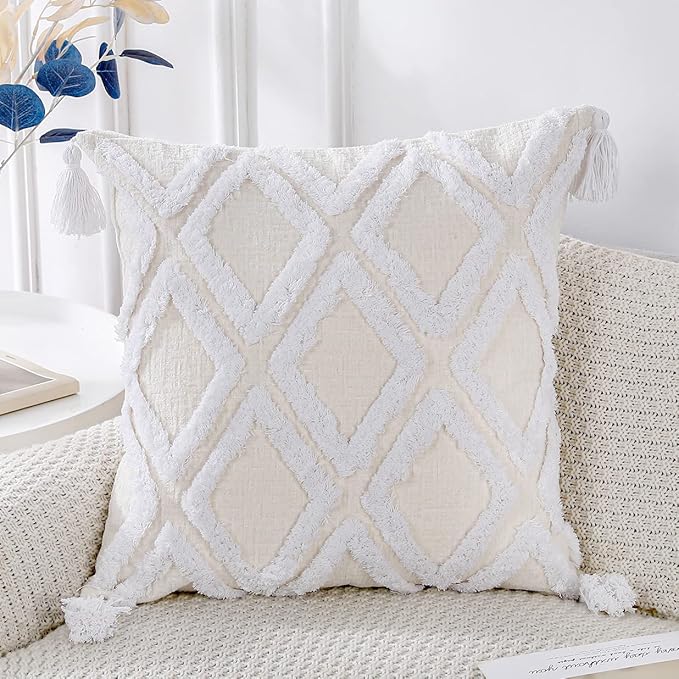 PANOD Super Soft Farmhouse Decorative Plush Throw Pillow Covers 18 x 18 White,Solid Diamond Pattern Tufted with Tassels Modern Accent Boho Square Cushion Cover Pillow Case for Couch Sofa