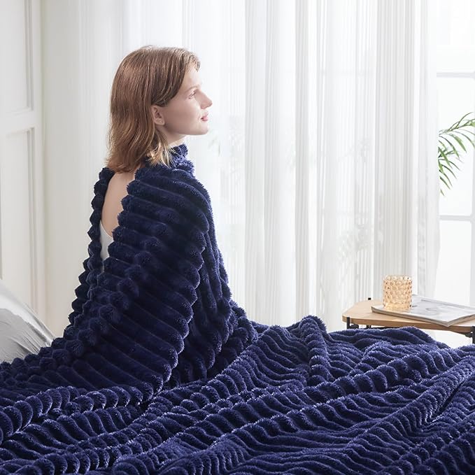 NEWCOSPLAY Super Soft Twin Blanket Dark Navy Premium Silky Flannel Fleece 3D Ribbed Jacquard Lightweight Bed Blanket All Season Use (Dark Navy Ribbed, Twin(60"x80"))