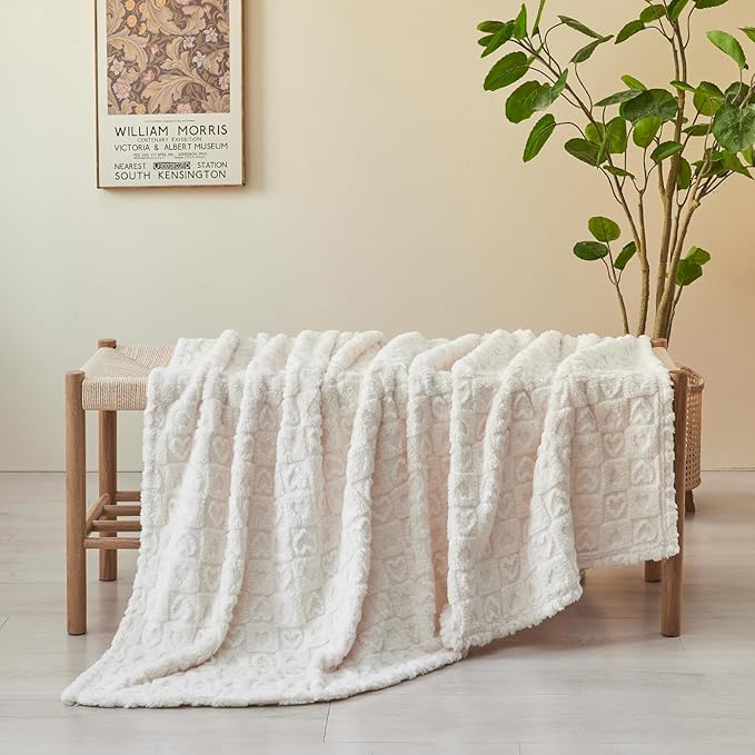 lifein Throw Blanket for Couch-Cream Heart Boho Throw Blanket, Soft Fleece Plush Lightweight Blankets&Throws for Woman, Fuzzy Decorative Blankets for Livingroom Bed Sofa Chair(50x60in,Cream)