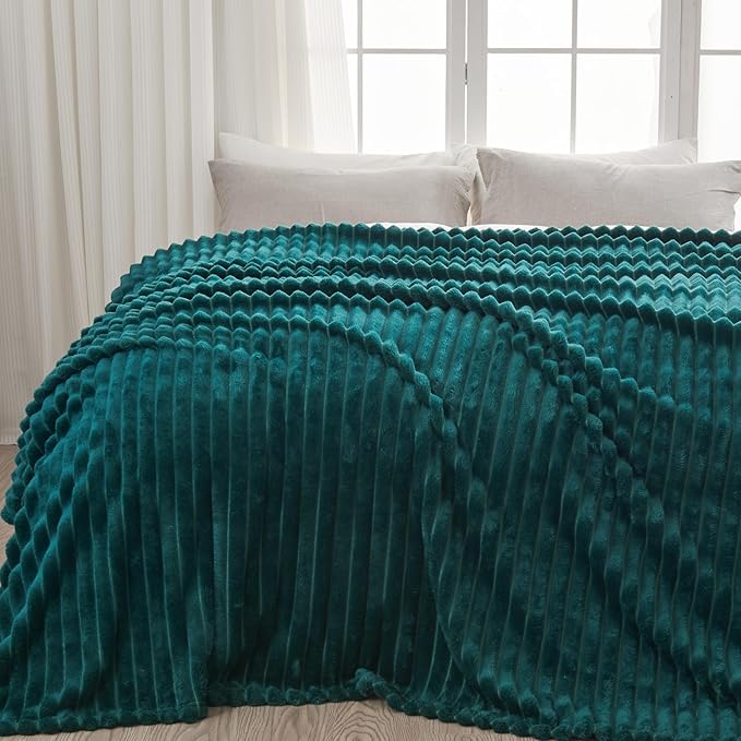 NEWCOSPLAY Super Soft Twin Blanket Dark Teal Premium Silky Flannel Fleece 3D Ribbed Jacquard Lightweight Bed Blanket All Season Use (Dark Teal Ribbed, Twin(60"x80"))