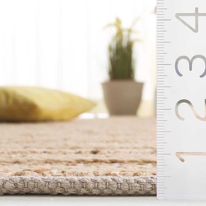 SAFAVIEH Natura Collection Area Rug - 4' x 6', Natural & Beige, Rustic Farmhouse Design, Handmade Wool & Jute, Ideal for The Living Room, Bedroom, Dining Room (NAT501A-4)