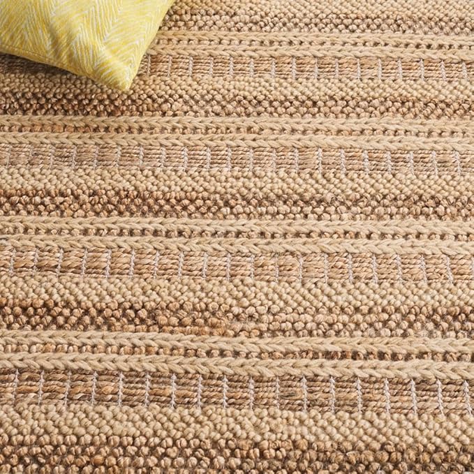 SAFAVIEH Area Rug 8x10 - Natura Collection - Large - Natural & Beige, Handmade Wool, Ideal for Living Room, Bedroom, Dining Space (NAT501A)