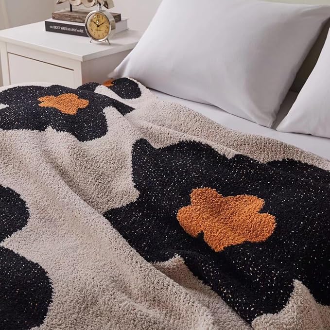 GY Blanket Throw Big Flower Pattern Throw Fuzzy Fleece Microfiber for Couch Chairs Sofa Baby Women Home Decorative All Season, 51"x71", Beige