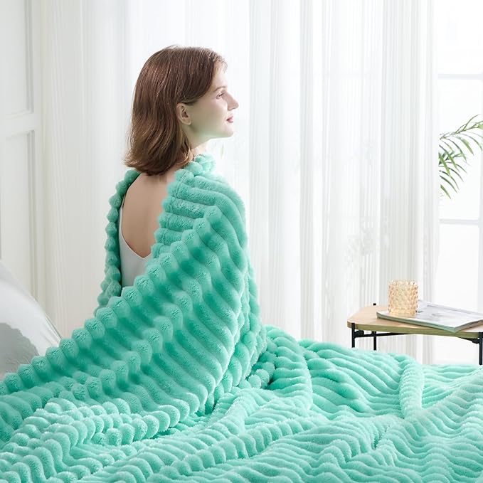 NEWCOSPLAY Super Soft King Blanket Aqua Premium Silky Flannel Fleece 3D Ribbed Jacquard Lightweight Bed Blanket All Season Use (Aqua Ribbed, King(90"x110"))
