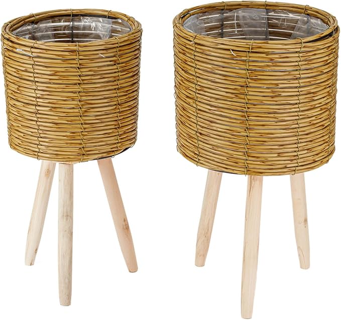 THY COLLECTIBLES Set of 2 Natural Color Woven Planter Baskets with Plastic Lining and 3 Wooden Legs, Multipurpose Storage for Plants, Flowers, Toys, Rustic Farmhouse (Thin Weave)