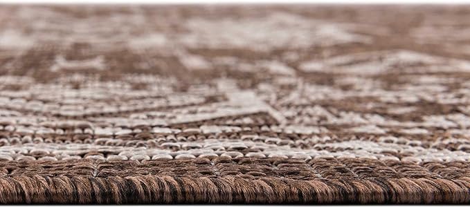 Rugs.com Outdoor Aztec Collection Rug – 5 Ft Round Brown Flatweave Rug Perfect for Kitchens, Dining Rooms