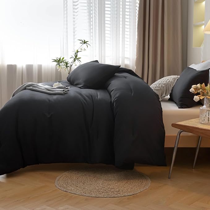 ROSGONIA Oversized King Comforter 120x120, 3pcs Super King Comforter (1 Black Comforter & 2 Pillowcases) Lightweight Warm Bedding Set Blanket Quilt