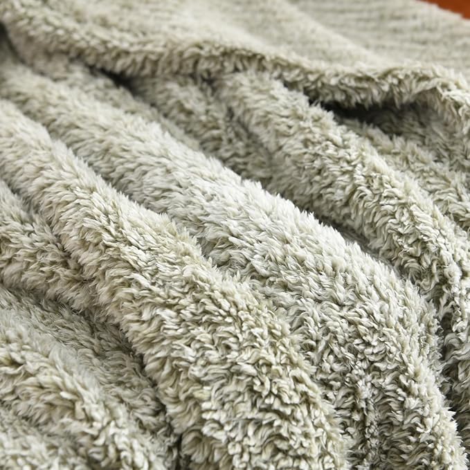 Ultra Soft Cozy Sherpa Throw Blanket with Tassel, Light Weight Warm Decorative Boho Style Plush Throw Blanket Cover for Couch, Sofa, Bedroom,Travel, Outdoor, 50”x60”, Green