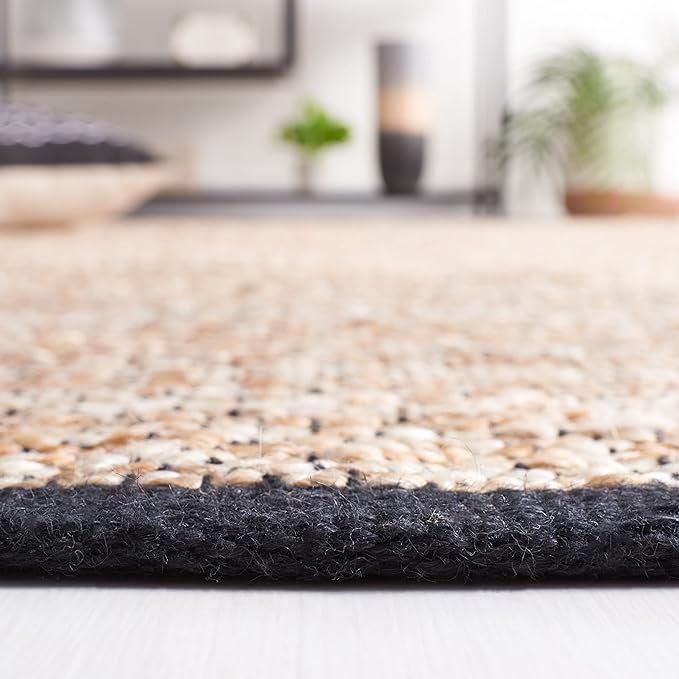 SAFAVIEH Natural Fiber Collection Runner Rug - 8' Runner, Natural & Black, Farmhouse Design, Ideal for High Traffic Areas in Hallway, Bathroom & Kitchen (NF832A-28)