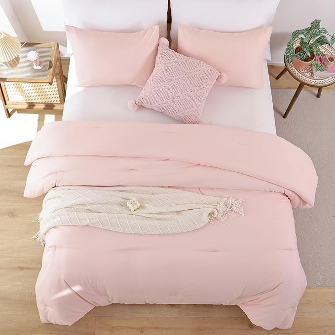 ROSGONIA Oversized Queen Comforter Blush, 3pcs (1 Comforter & 2 Pillowcases) Lightweight Oversized Queen Comforter Sets Bedding Blanket Quilts