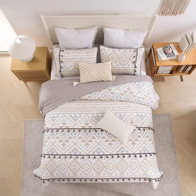 HORIMOTE HOME Boho Style Beige King Quilt Set with Tassle, Soft and Lightweight Bedspread for All Season, King Size Bed Coverlet with 2 Matching Pillow Shams (3 Piece)