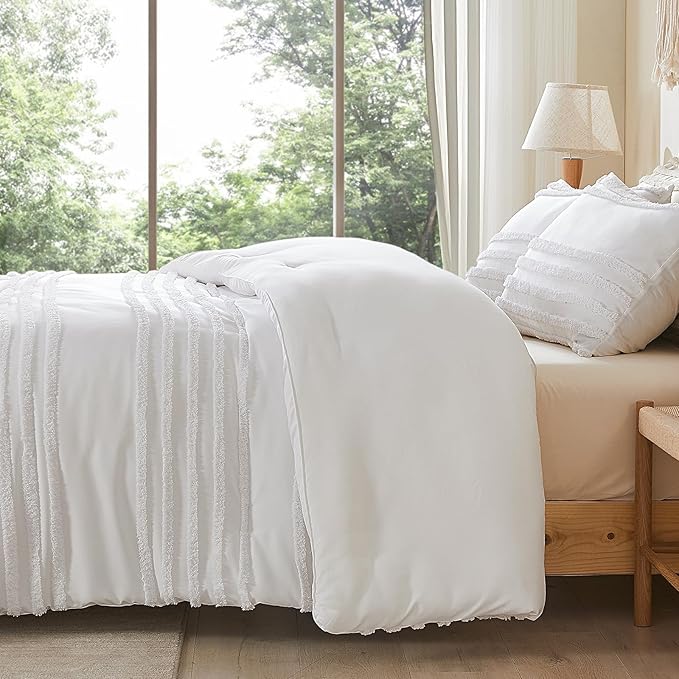 BEDELITE Boho Twin/Twin XL Comforter Set，White Tufted Striped Bed Set 2 Pieces, Soft Vintage Farmhouse Comforter for College, Boho Home Dorm Decor, Fluffy Jacquard Bedding with 1 Pillow Sham