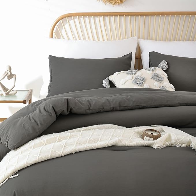 ROSGONIA Oversized King Comforter 120x120, 3pcs Super King Comforter (1 Dark Gray Comforter & 2 Pillowcases) Lightweight Warm Bedding Blanket Quilt