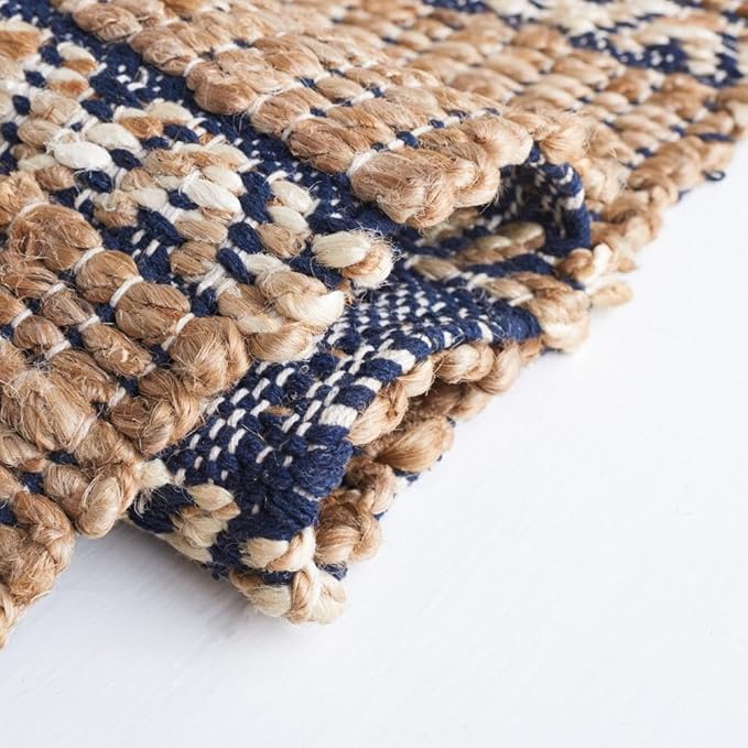 SAFAVIEH Natural Fiber Collection Runner Rug - 8' Runner, Navy & Natural, Farmhouse Design, Ideal for High Traffic Areas in Hallway, Bathroom & Kitchen (NFB655N-28)