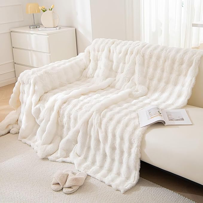 VClife Soft Plush Faux Fur Couch Cover, Warm Fuzzy White Sofa Covers for 3 Cushion Couch Sofa (71"x134") Non Slip Couch Covers for Dog Cat Washable Thick Furniture Protector for Pets