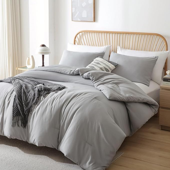 ROSGONIA Oversized King Comforter 128x120, 3pcs Super King Plus Comforter (1 Gray Comforter & 2 Pillowcases) Lightweight Oversized King Bedding Set Quilt