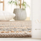 SAFAVIEH Natura Collection Area Rug - 5' x 8', Natural & Grey, Rustic Farmhouse Design, Handmade Wool & Jute, Ideal for The Living Room, Bedroom, Dining Room (NAT501F-5)