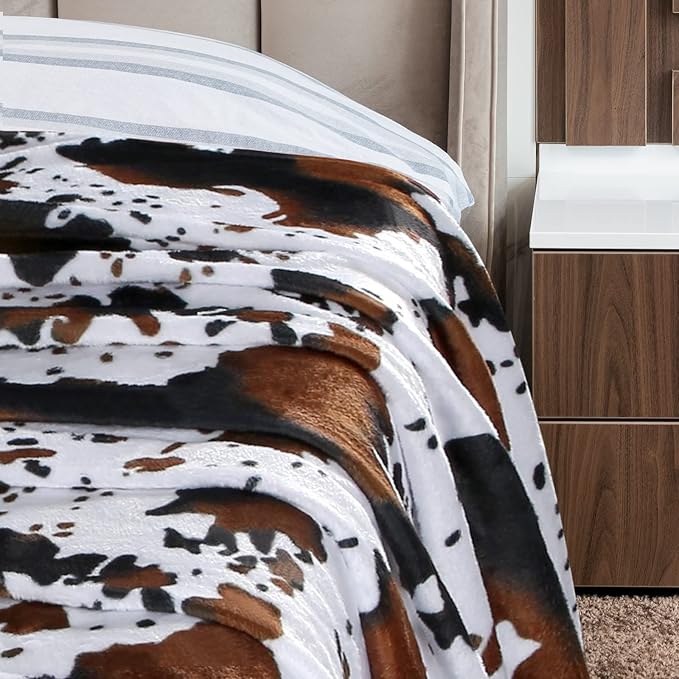 MACEVIA Flannel Fleece Throw Blanket for Couch, Cow Print Blanket for Adult, Fuzzy Cozy Comfy Super Soft Fluffy Plush Cowhide Blanket for Bed Sofa 260GSM, Suitable for All Seasons (Cow-01,50x60inches)