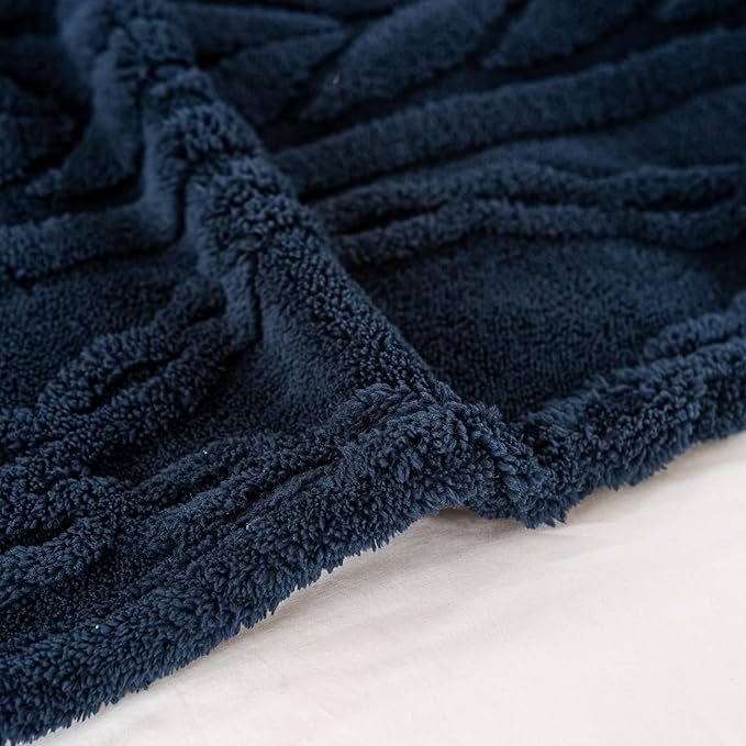 YUSOKI Queen Size Blanket Single Layer,Weight(4.4lb),370GMS-3D Stylish Design for Gift Home Decor (Navy,90"x90")