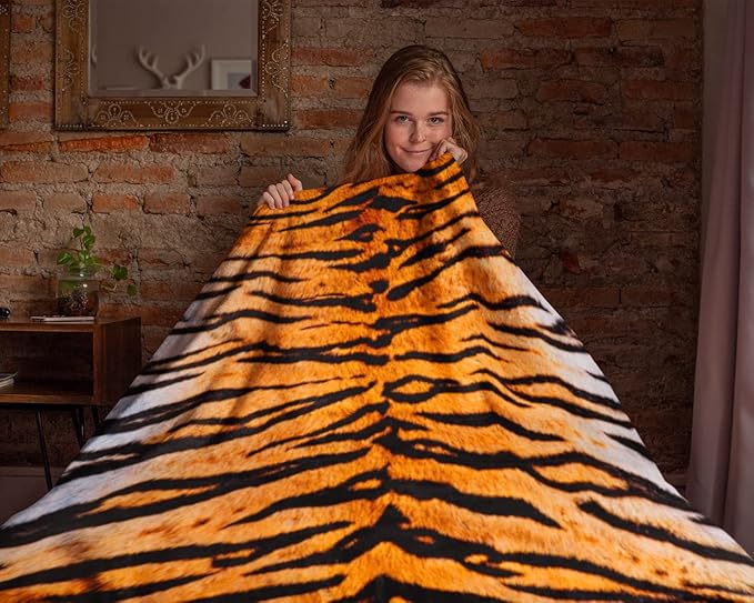 WIBUE Tiger Throw Blanket 60"x50" with 2 Pcs Pillow Covers 18"x18", Decor Fleece Blanket for Women Men, Fuzzy Soft Cozy Warm Plush Gifts Blankets for Bed Sofa Couch Chair Living Room Bedroom