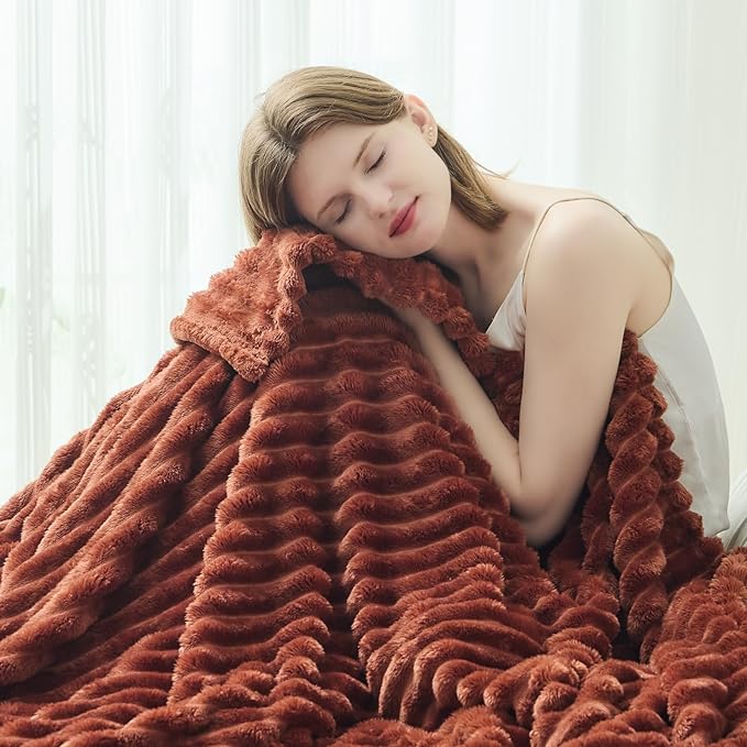NEWCOSPLAY Super Soft Twin Blanket Coffee Premium Silky Flannel Fleece 3D Ribbed Jacquard Lightweight Bed Blanket All Season Use (Coffee Ribbed, Twin(60"x80"))