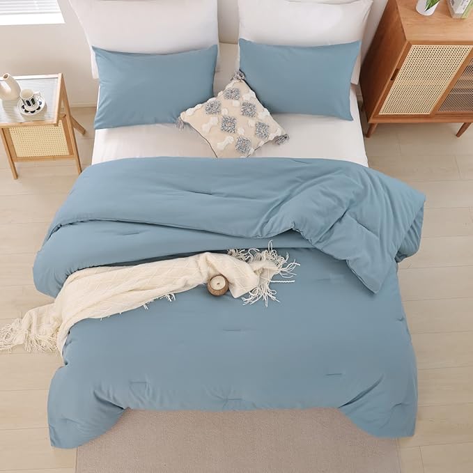 ROSGONIA Dusty Blue Twin/Twin XL Comforter Set for Boys Girls, 1 Blue Comforter & 1 Pillowcase, Lightweight Kids Comforter All Season Dorm Bedding