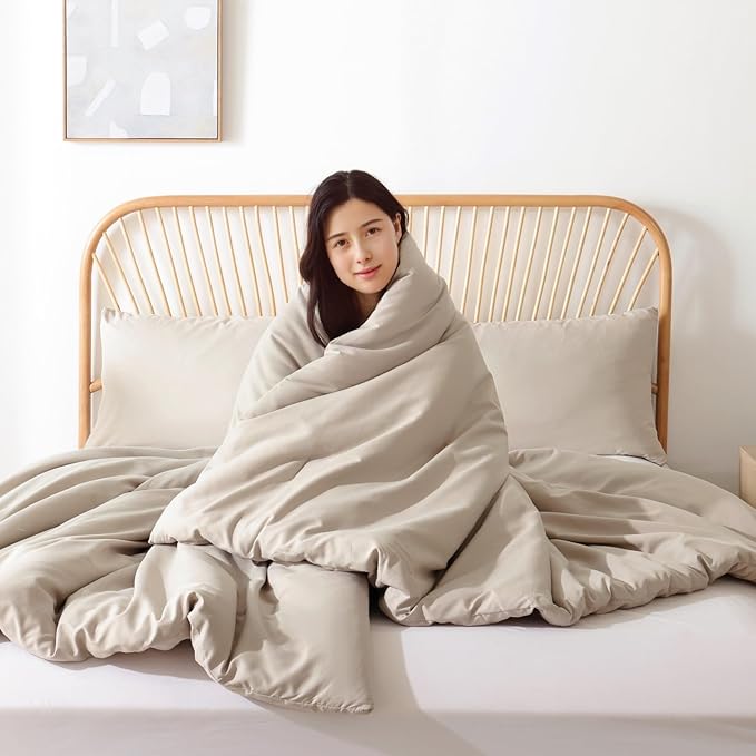 ROSGONIA Oversized King Comforter 120x120, 3pcs Super King Comforter (1 Light Khaki Comforter & 2 Pillowcases) Lightweight Warm Bedding Blanket Quilt