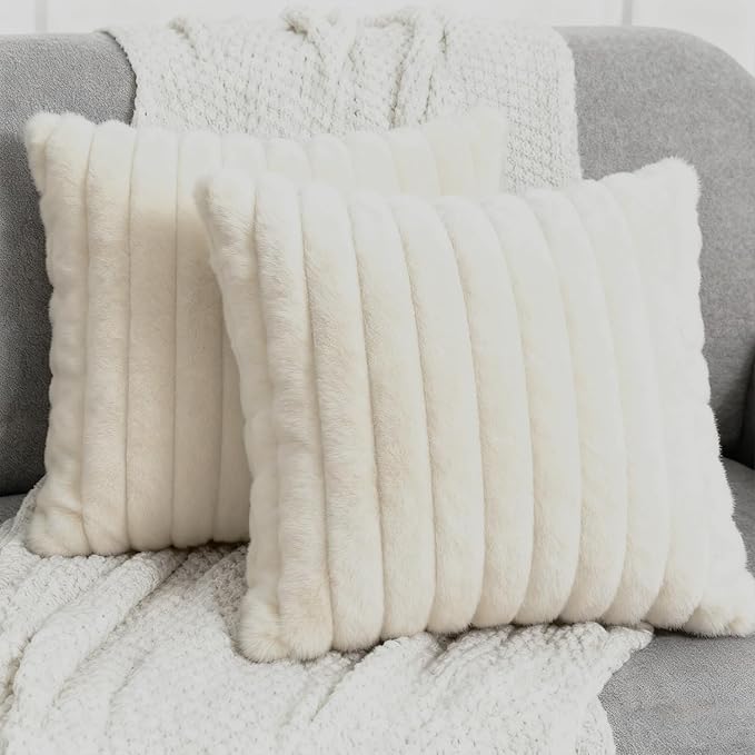 2 Pack 18x18 Pillow Cover Velvet Pillow Covers, Faux Fur Square Throw Pillow Covers for Living Room Decorations Throw Pillow Case, Throw Pillow Cover Cushion Cover for Home Sofa Bedroom Car, Apricot