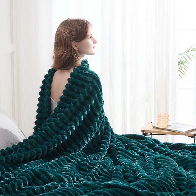 NEWCOSPLAY Super Soft Twin Blanket Dark Teal Premium Silky Flannel Fleece 3D Ribbed Jacquard Lightweight Bed Blanket All Season Use (Dark Teal Ribbed, Twin(60"x80"))