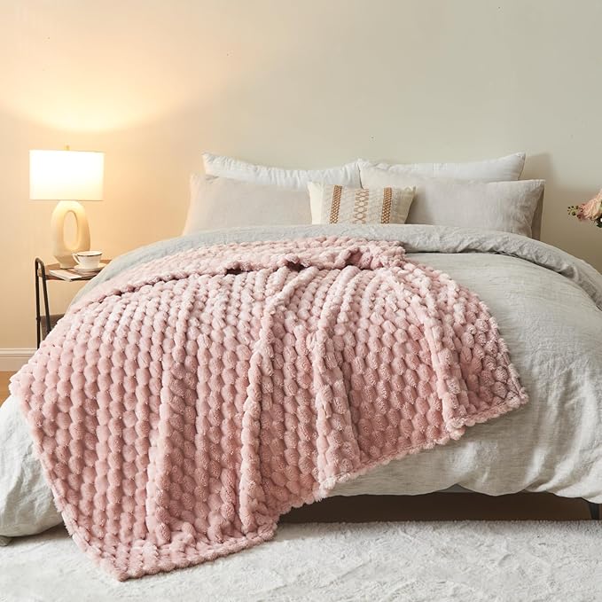 NEWCOSPLAY Super Soft Throw Blanket Pink Premium Silky Flannel Fleece 3D Clouds Stylish Jacquard Lightweight Bed Blanket All Season Use 350GSM (Pink, Throw(50"x60"))