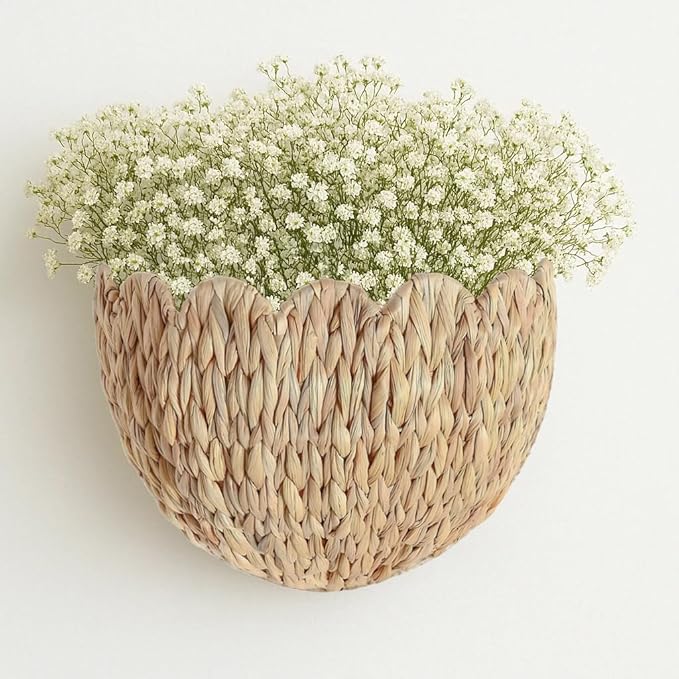 Scalloped Hanging Wicker Baskets for Wall, Scalloped Home Decor, Hanging Woven Rattan Wall Basket for Flowers Front Door Bathroom Storage (Water Hyacinth 1PC)