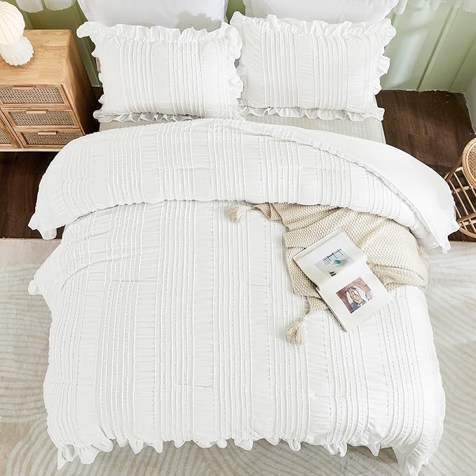WONGS BEDDING White Queen Comforter Set,Boho Ruffle Comforter for Queen Bed,Soft Seersucker Shabby Chic Bedding Set with 1 Comforter,2 Tufted Pillowcases 90"×90"