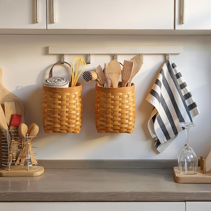 3 Pack Wall Hanging Wicker Basket with Artificial Eucalyptus Farmhouse Woven Storage Organizer Wood Flower Plants Basket Rustic Wall Decor for Porch Living Room Bedroom Entryway