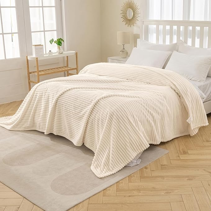 MIULEE Fleece Blanket King Size 90"x108" 300GSM Super Soft Lightweight Plush Striped, Cream White Warm Cozy Breathable Ribbed Blanket for Bed/Sofa/Couch