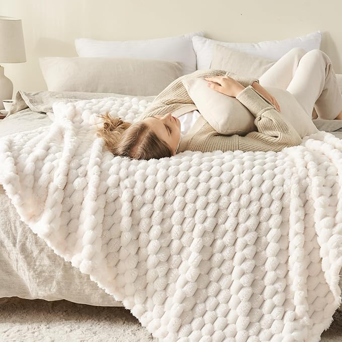 NEWCOSPLAY Super Soft Queen Blanket Ivory Premium Silky Flannel Fleece 3D Clouds Stylish Jacquard Lightweight Bed Blanket All Season Use 350GSM (Ivory, Queen(90"x90"))