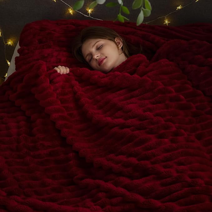 NEWCOSPLAY Super Soft Queen Blanket Red Premium Silky Flannel Fleece 3D Ribbed Jacquard Lightweight Bed Blanket All Season Use (Red Ribbed, Queen(90"x90"))