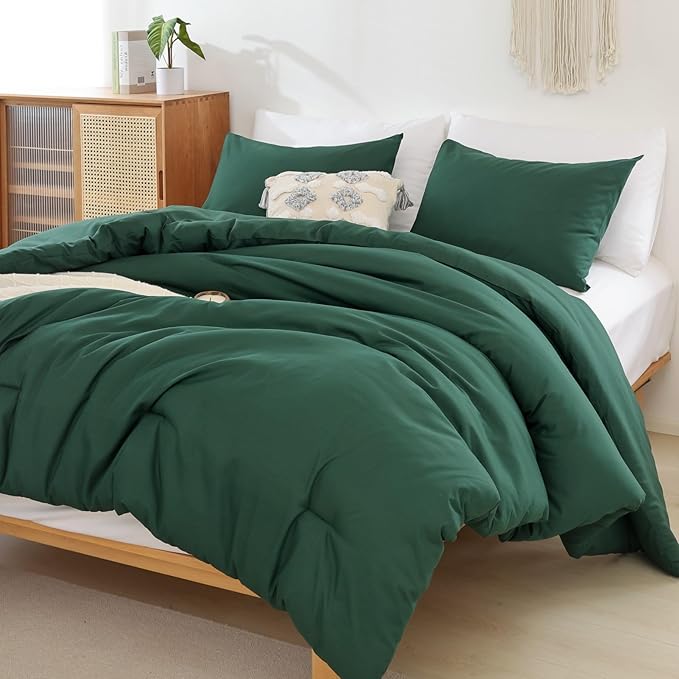 ROSGONIA Queen Comforter Set Emerald Green, 3pcs (1 Boho Dark Forest Green Comforter & 2 Pillowcases), All Season Blanket Lightweight Bedspreads Quilt